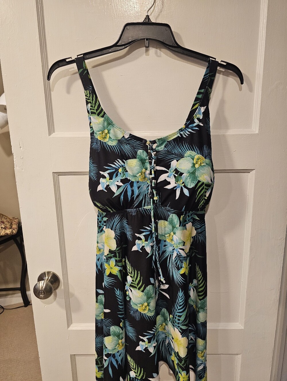 Tropical Oasis Lace-Up Hanky Hem Tankini Top